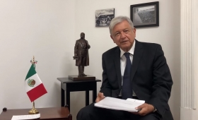 Si se reducen costos, podr&iacute;a continuar aeropuerto en Texcoco: AMLO