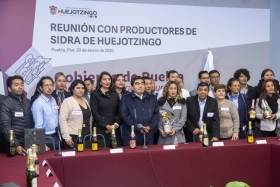 Encabeza el gobernador reuni&oacute;n con 14 representantes de casas productoras de esta bebida